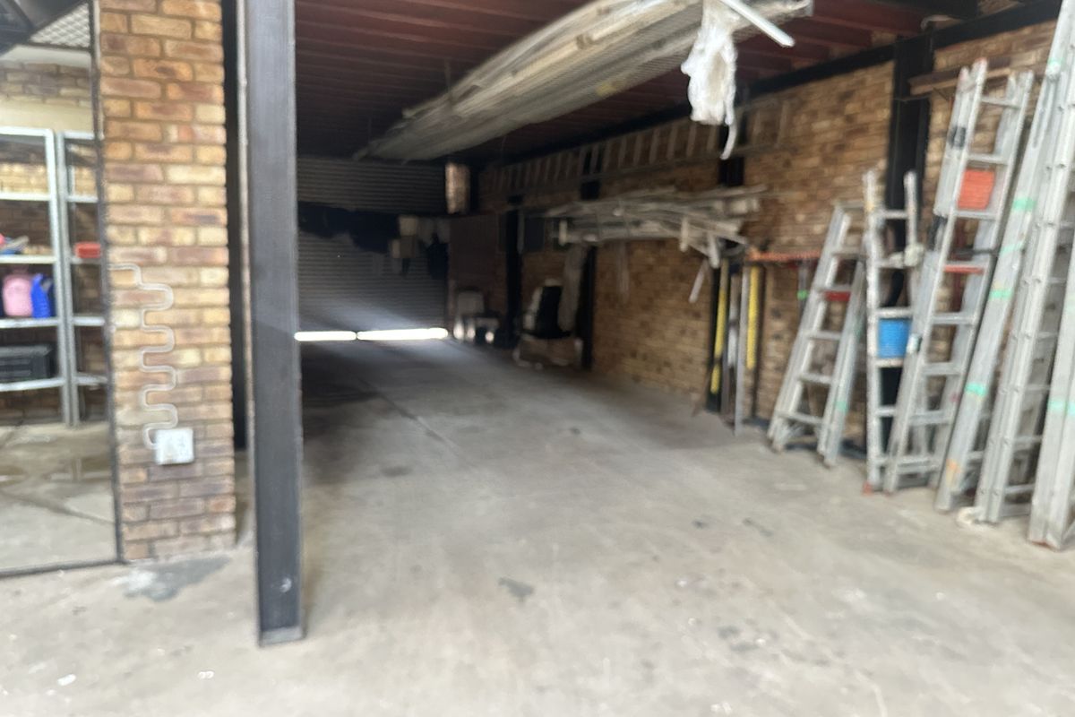 Workshop For Sale In Pretoria - Photo 5