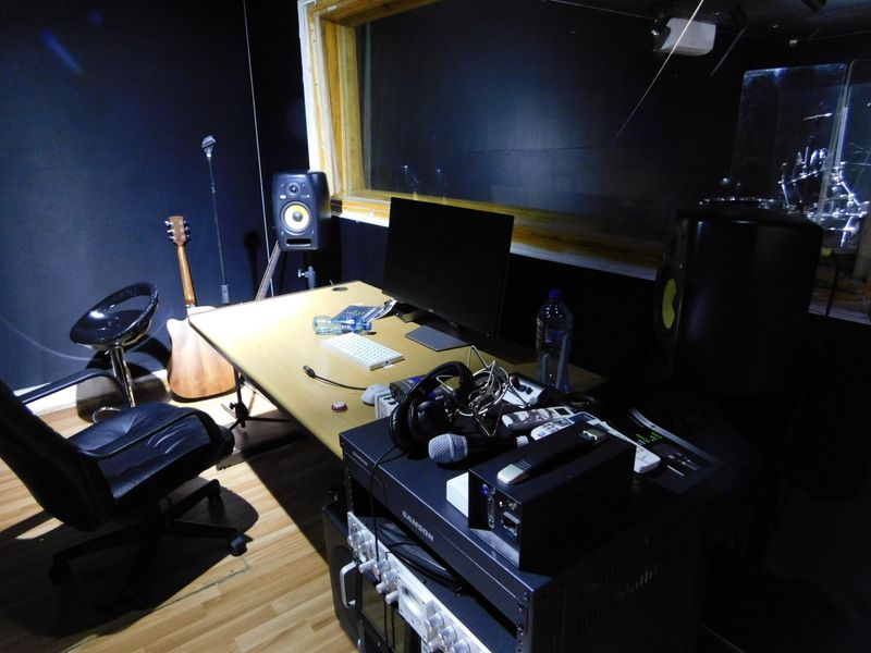 Ground Floor Premises Used For Sound / Recording Studios. - Photo 8