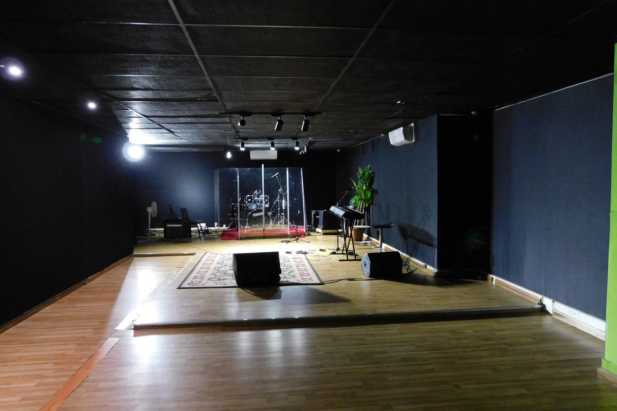 Ground Floor Premises Used For Sound / Recording Studios. - Photo 5
