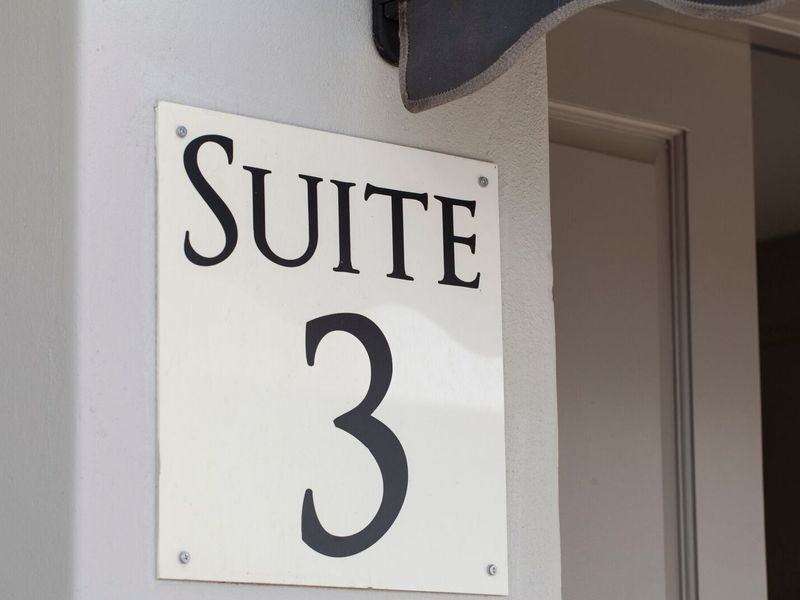 LARGE OFFICCE SPACE TO LET IN A SMALL OFFICE PARK IN BLAIRGOWRIE OF 7 UNITS ONLY - Photo 10