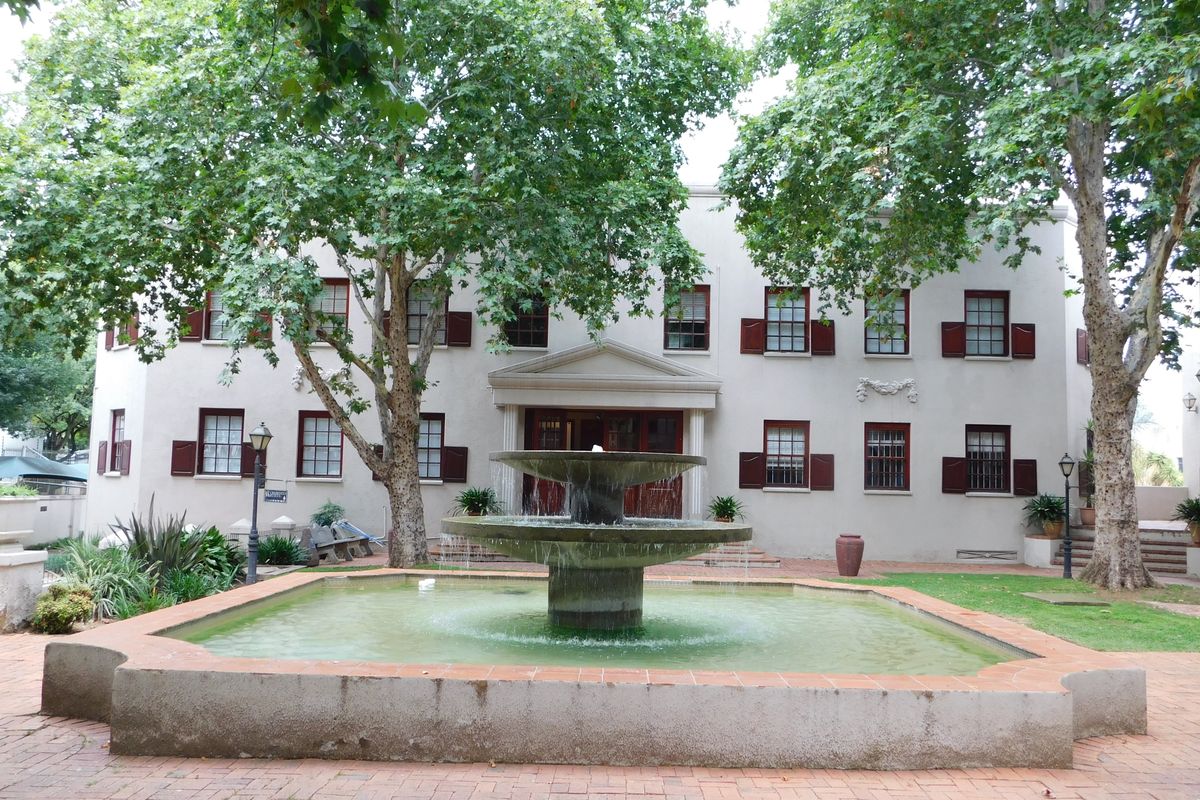 Character Offices In A Lovely Peaceful Garden Setting. - Photo 2