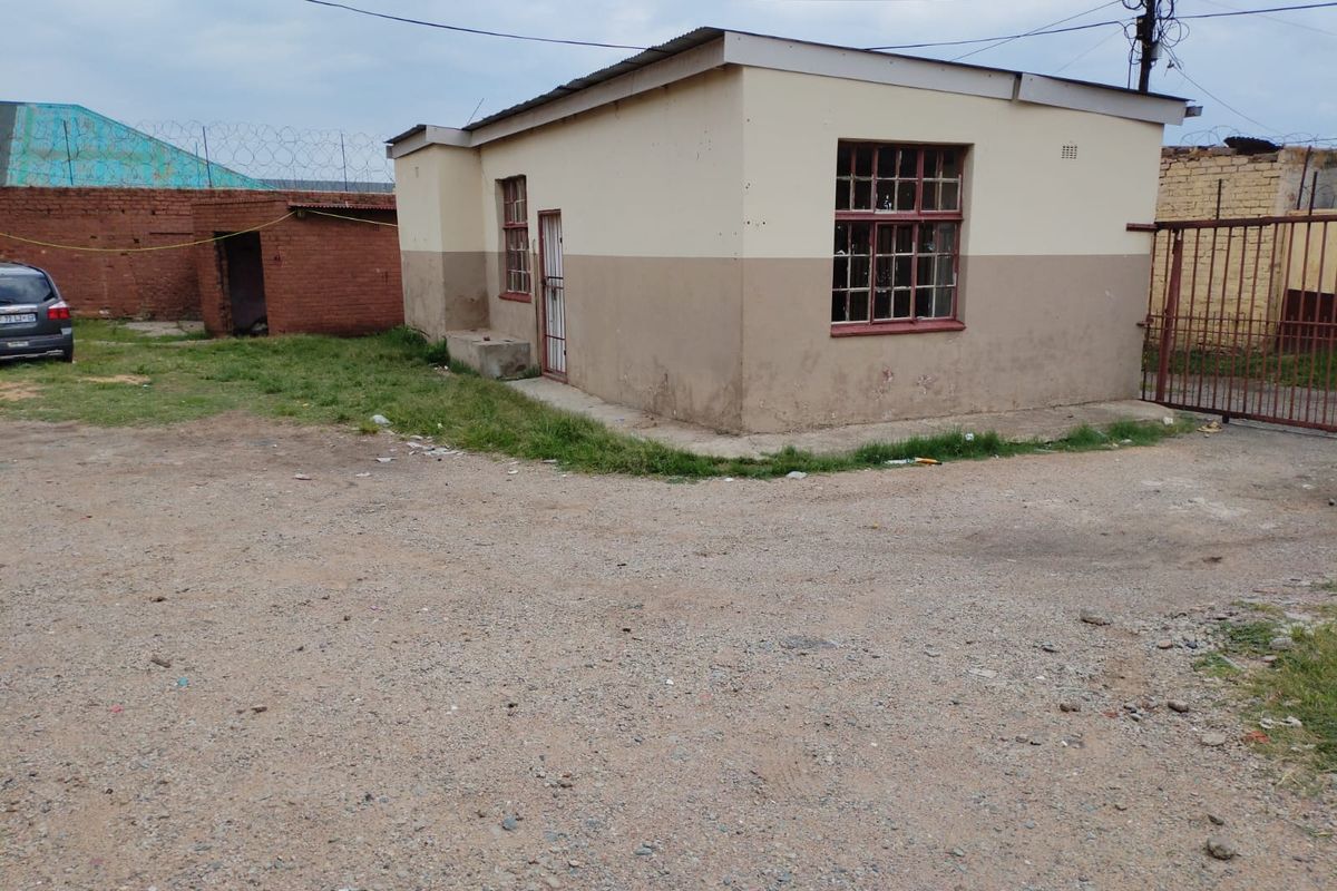 Retail For Sale In Springs - Photo 2