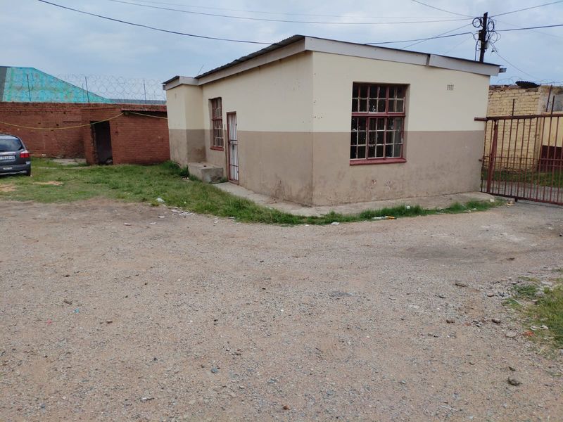 Retail For Sale In Springs - Photo 2