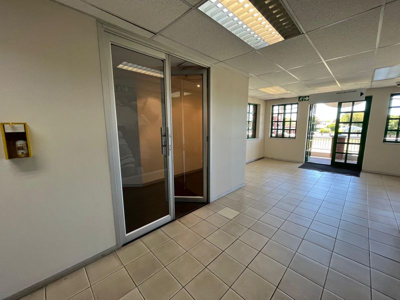 Premium 232m2 Office in Brookside Office Park, Claremont - Photo 4