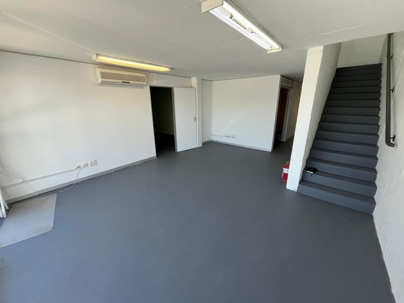 Secure Through-Access Warehouse & Office Facility with Dual Roller Shutter Doors. - Photo 4