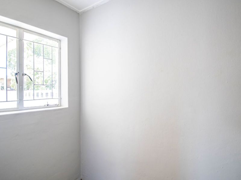 Commercial Space to Let – Ideal for Business Use - Photo 8