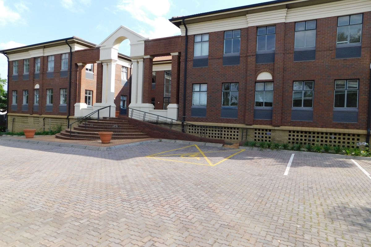 Stand Alone Freehold A Grade Offices To Let. - Photo 2
