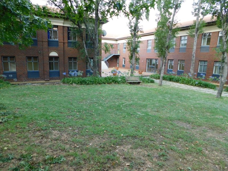 Stand Alone Freehold A Grade Offices To Let. - Photo 10