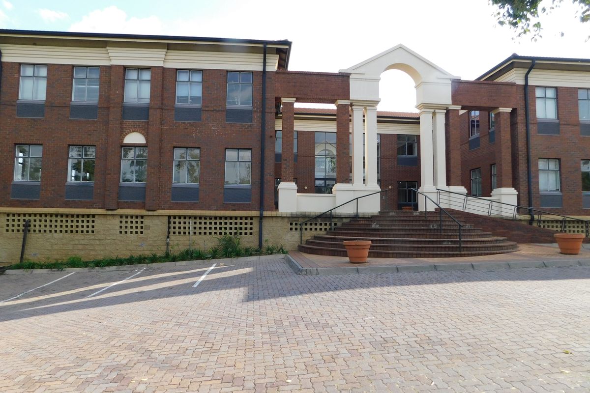 Stand Alone Freehold A Grade Offices To Let. - Photo 3