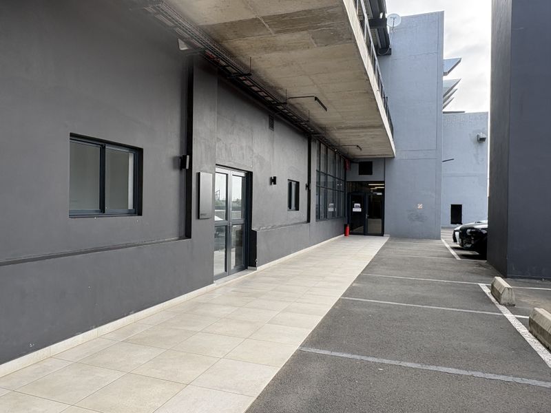 GREAT OFFICE OR RETAIL SPACE - Photo 3