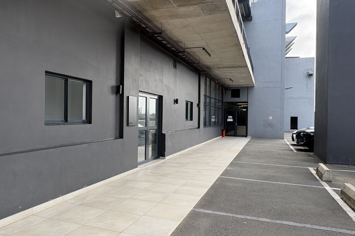 GREAT OFFICE OR RETAIL SPACE - Photo 4