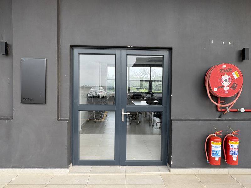 GREAT OFFICE OR RETAIL SPACE - Photo 3