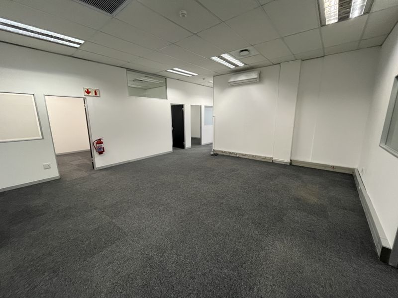 Highly Flexible Green-Star Office Suite in Black River Office Park - Photo 3