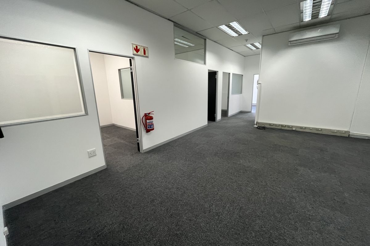 Highly Flexible Green-Star Office Suite in Black River Office Park - Photo 4