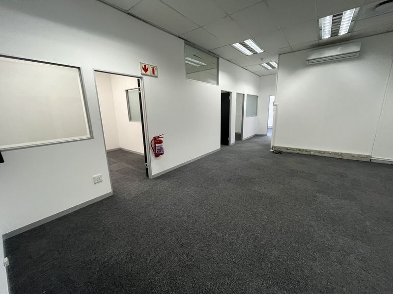 Highly Flexible Green-Star Office Suite in Black River Office Park - Photo 4