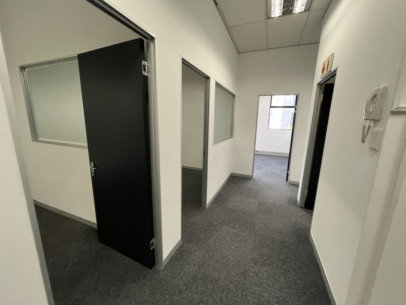 Highly Flexible Green-Star Office Suite in Black River Office Park - Photo 10