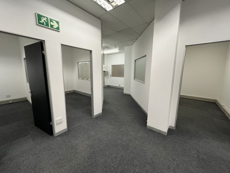 Highly Flexible Green-Star Office Suite in Black River Office Park - Photo 6