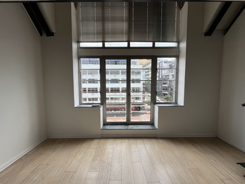 High-Exposure Loft-Style Office Space in Green Point - Photo 5