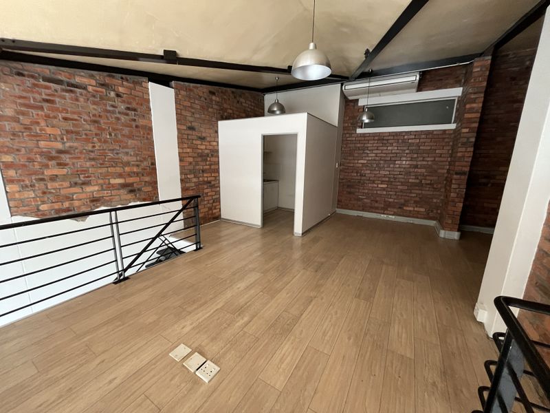 High-Exposure Loft-Style Office Space in Green Point - Photo 9