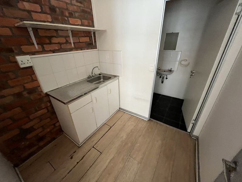 High-Exposure Loft-Style Office Space in Green Point - Photo 10