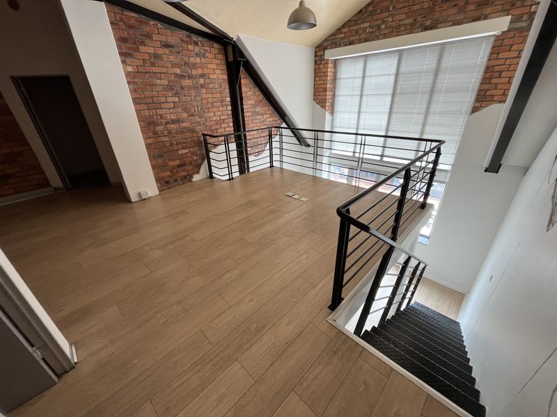 High-Exposure Loft-Style Office Space in Green Point - Photo 8