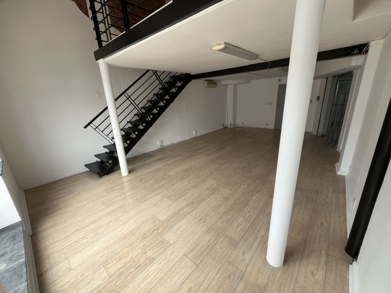 High-Exposure Loft-Style Office Space in Green Point - Photo 6