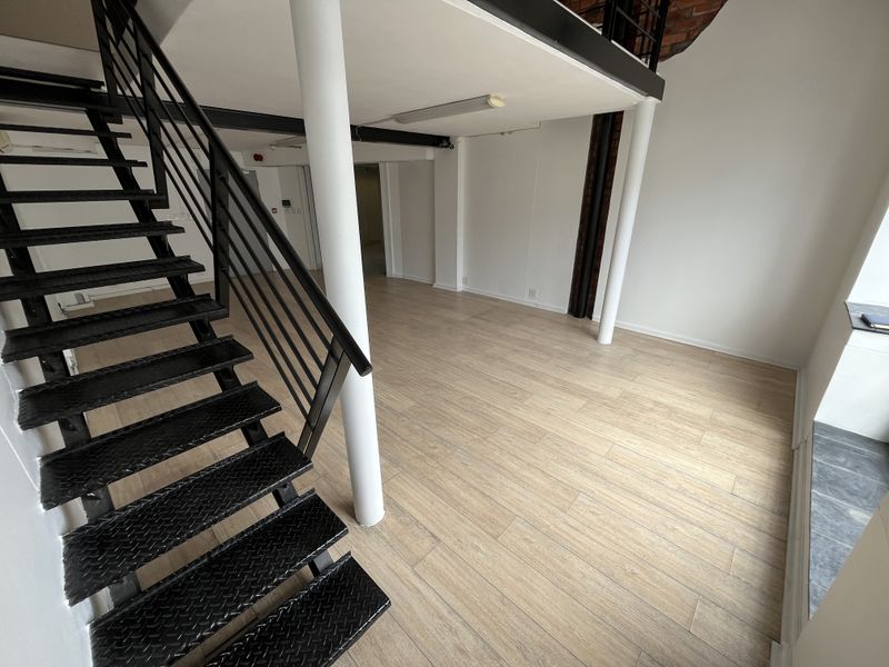 High-Exposure Loft-Style Office Space in Green Point - Photo 7