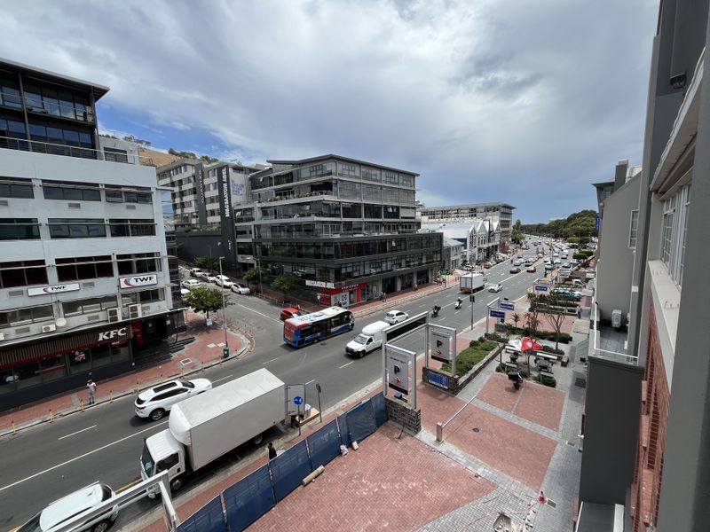 High-Exposure Loft-Style Office Space in Green Point - Photo 3