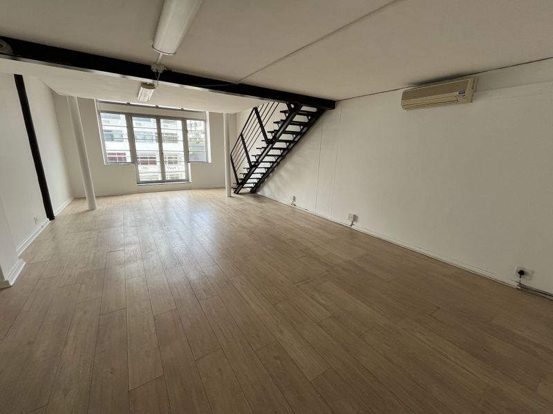 High-Exposure Loft-Style Office Space in Green Point - Photo 4