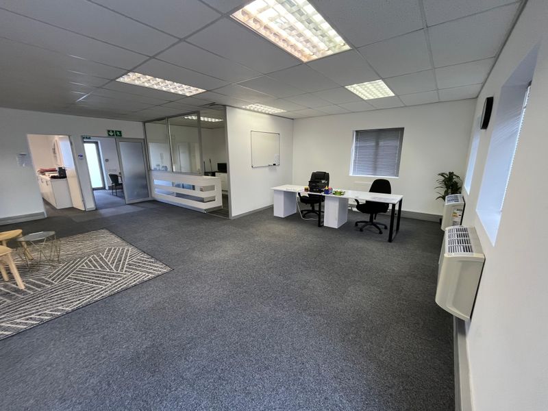 Premium A-Grade Office To Let at The Pavilion, Century City. - Photo 6