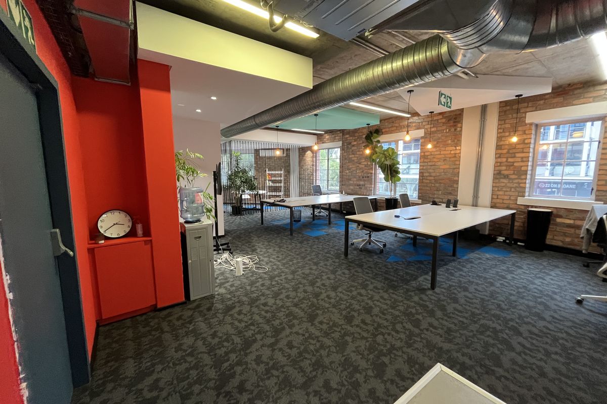 High-Exposure A-Grade Office with Premium Fit-Out in Green Point - Photo 2