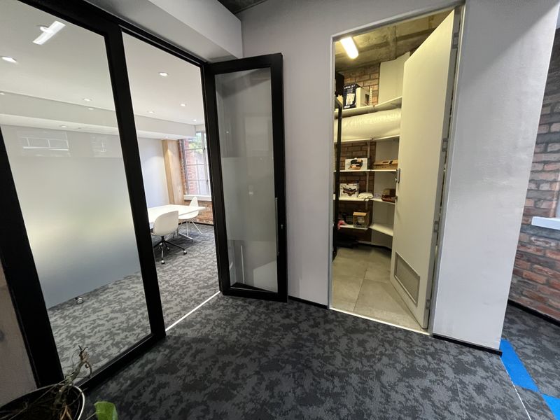 High-Exposure A-Grade Office with Premium Fit-Out in Green Point - Photo 8