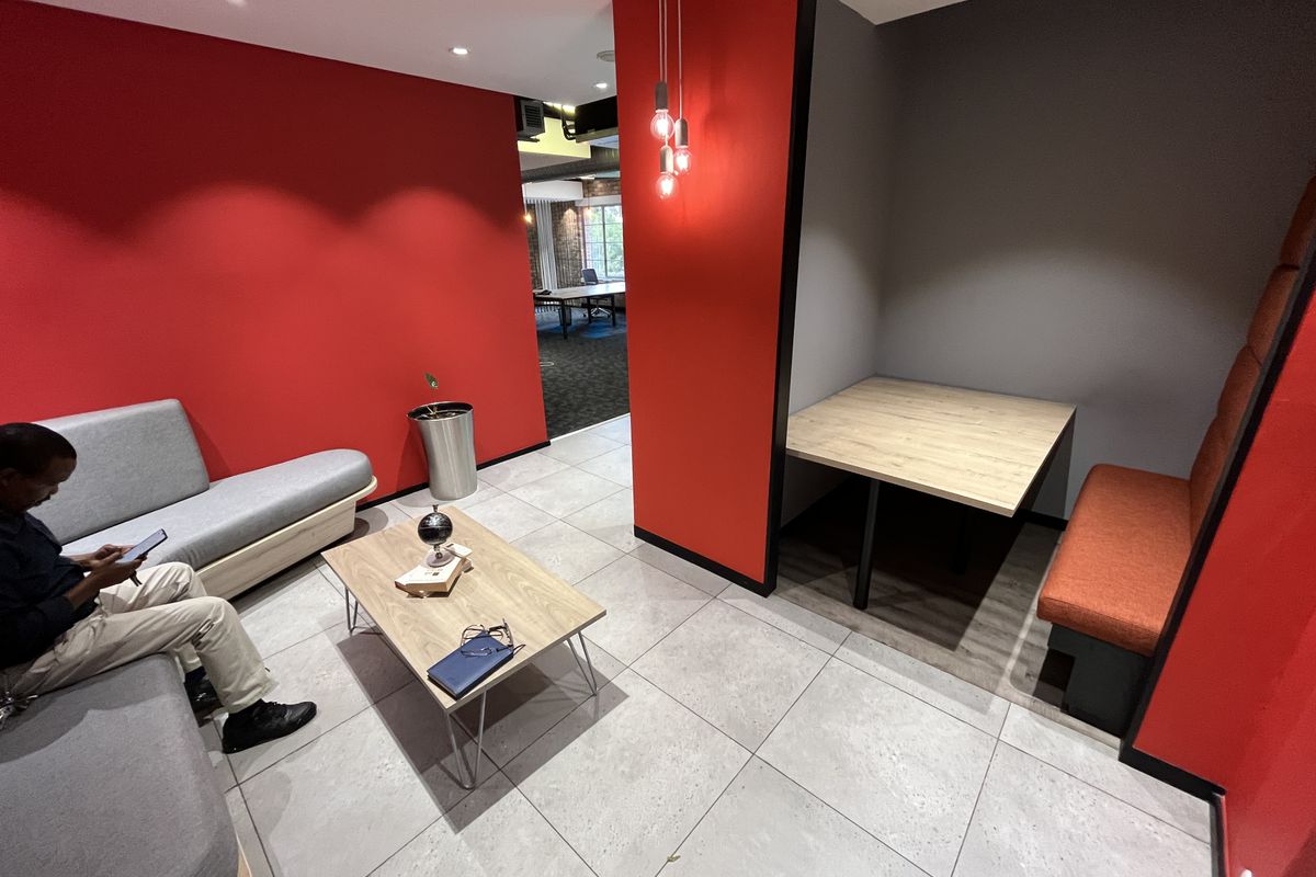 High-Exposure A-Grade Office with Premium Fit-Out in Green Point - Photo 3