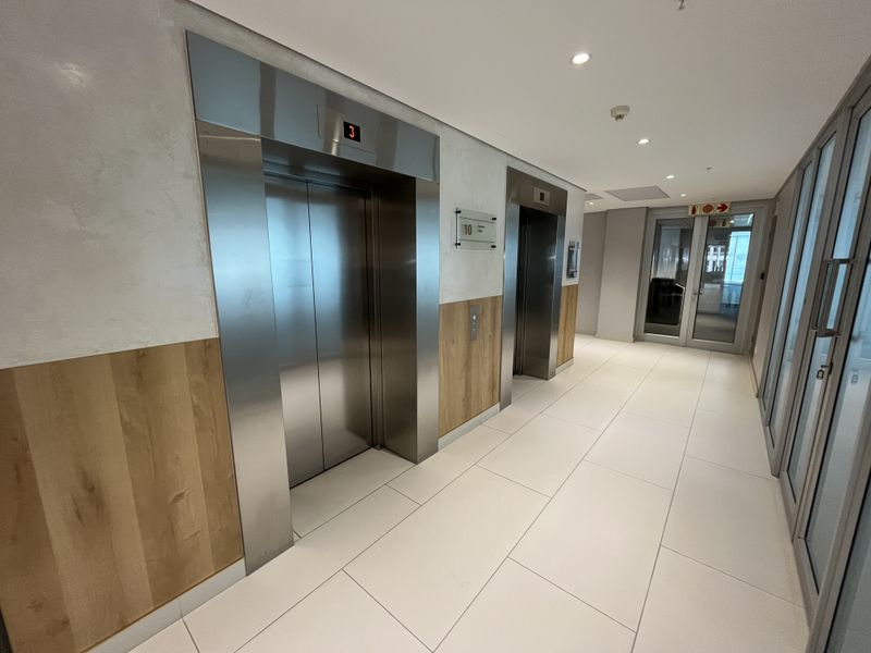 10th Floor Premium Office Space, 22 on Bree. - Photo 3