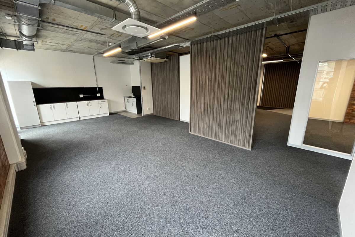 A-Grade Statement Office, Sovereign Quay, Green Point. - Photo 5