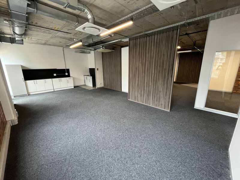 A-Grade Statement Office, Sovereign Quay, Green Point. - Photo 5