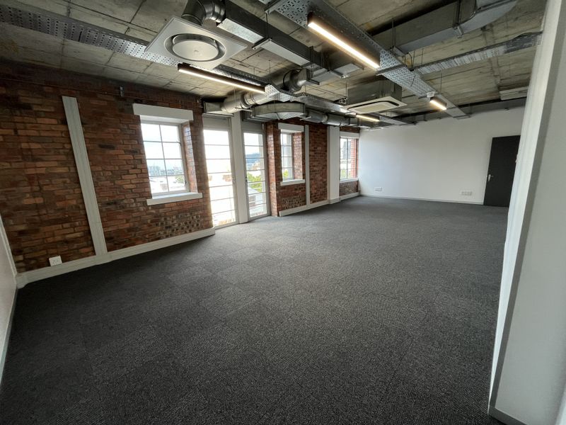 A-Grade Statement Office, Sovereign Quay, Green Point. - Photo 9