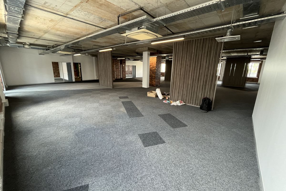 A-Grade Statement Office, Sovereign Quay, Green Point. - Photo 2