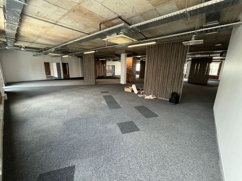 A-Grade Statement Office, Sovereign Quay, Green Point. - Photo 2