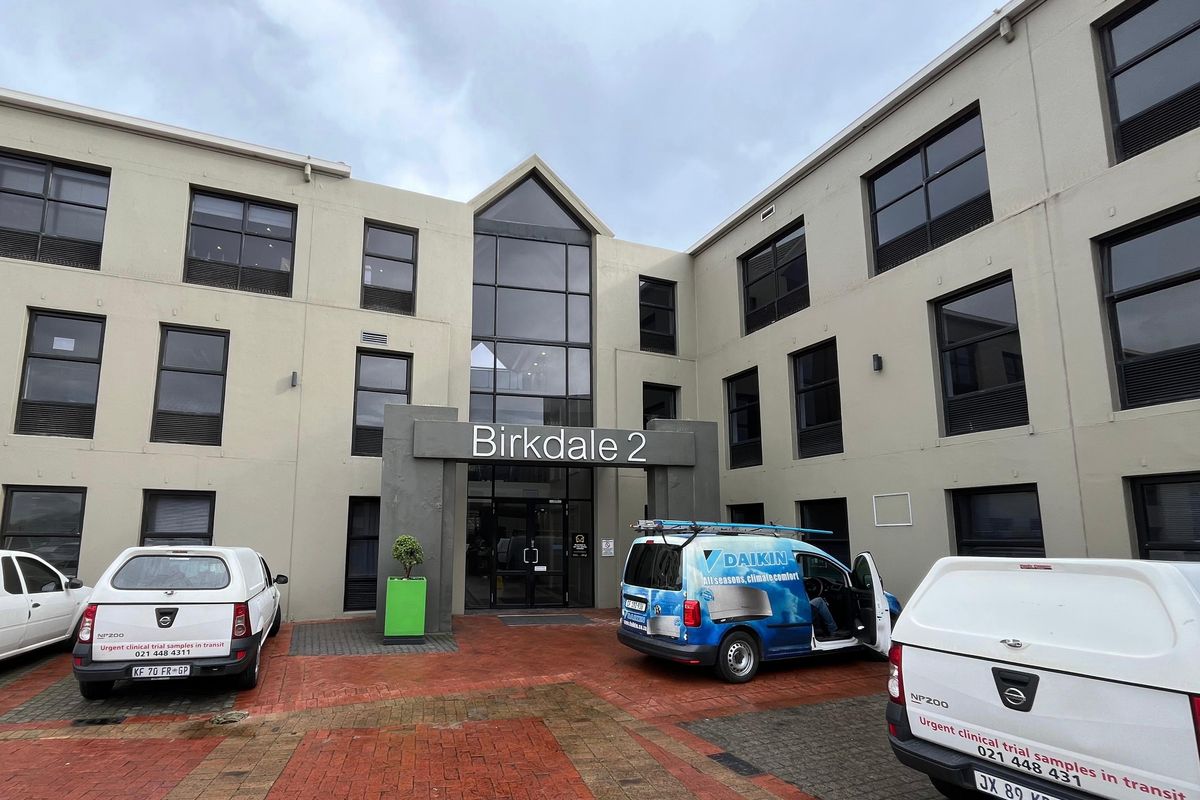 Modern Open-Plan Office with Mountain Views. River Park, Mowbray. - Photo 2