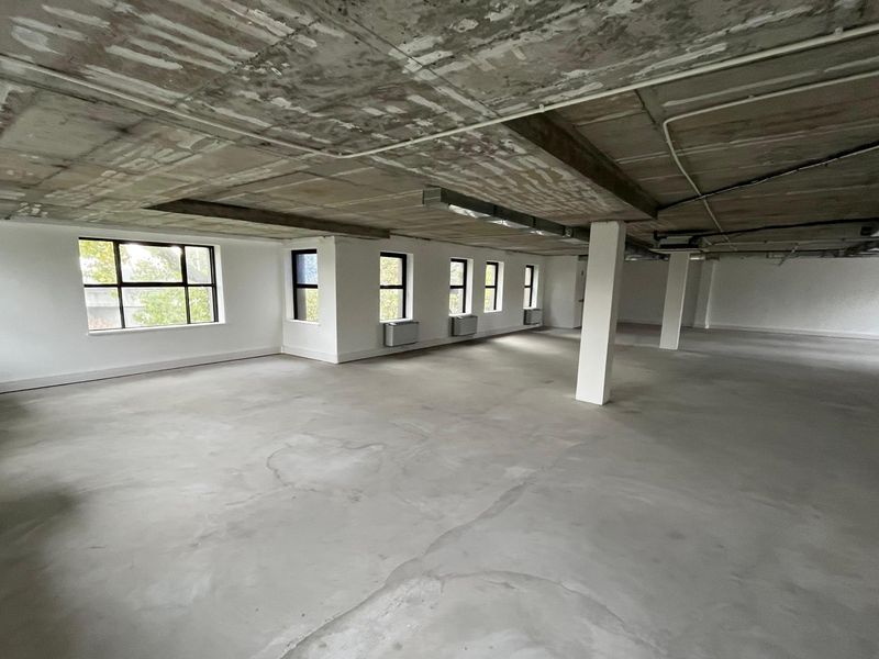 Modern Open-Plan Office with Mountain Views. River Park, Mowbray. - Photo 7