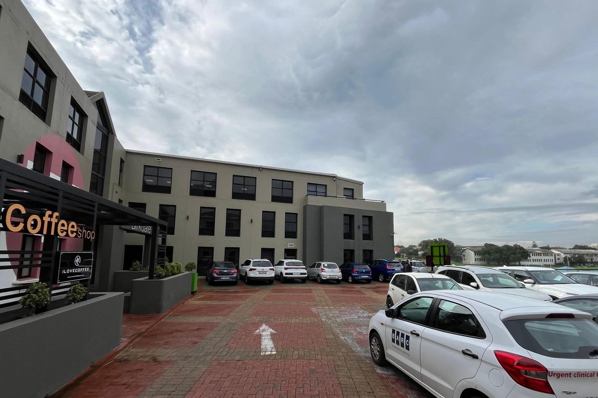 Modern Open-Plan Office with Mountain Views. River Park, Mowbray. - Photo 3