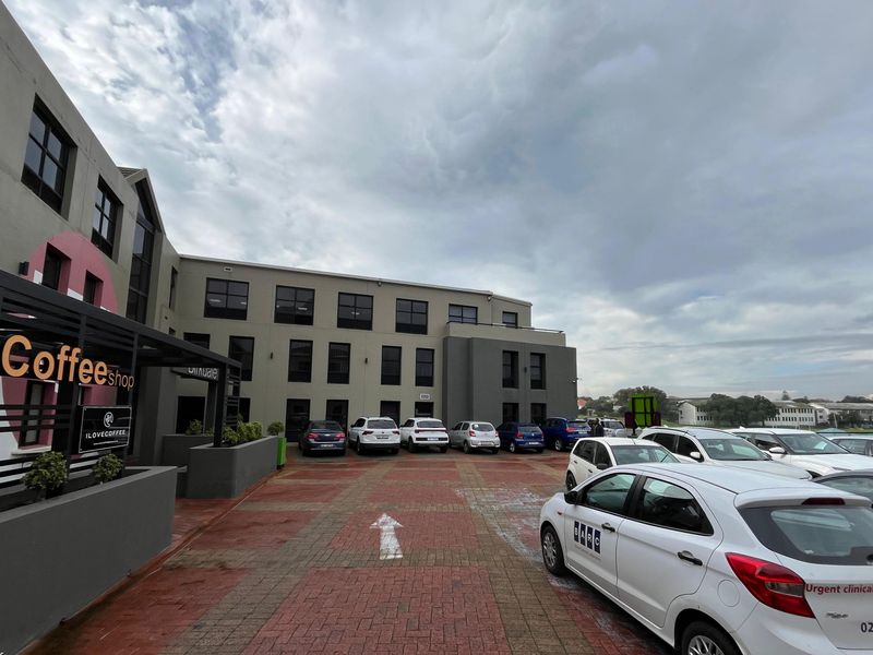 Modern Open-Plan Office with Mountain Views. River Park, Mowbray. - Photo 3