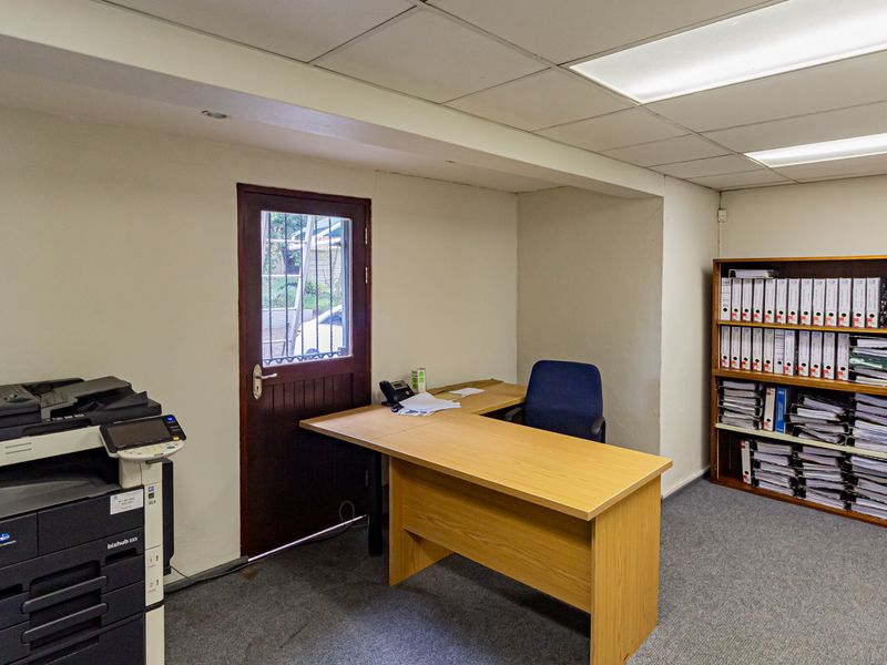 Stand Alone Freehold Commercial Property For Sale / To Let. - Photo 10