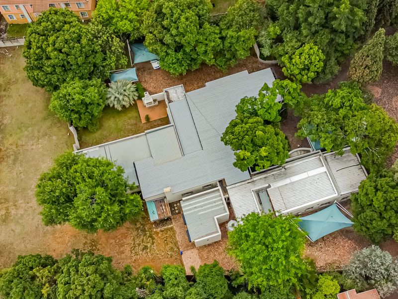 Stand Alone Freehold Commercial Property For Sale / To Let. - Photo 2