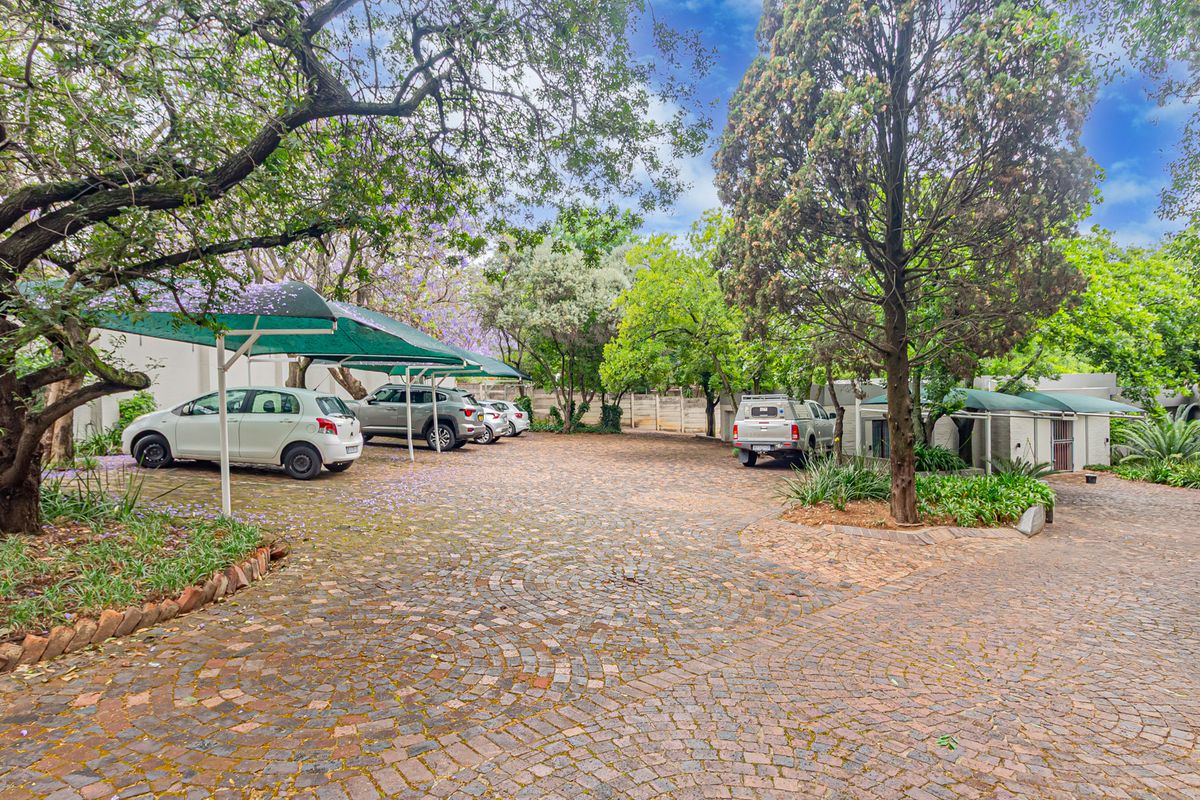 Stand Alone Freehold Commercial Property For Sale / To Let. - Photo 3