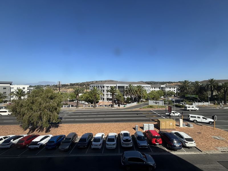 Premium 4th Floor Office with Balcony & Views in Tyger Valley - Photo 4