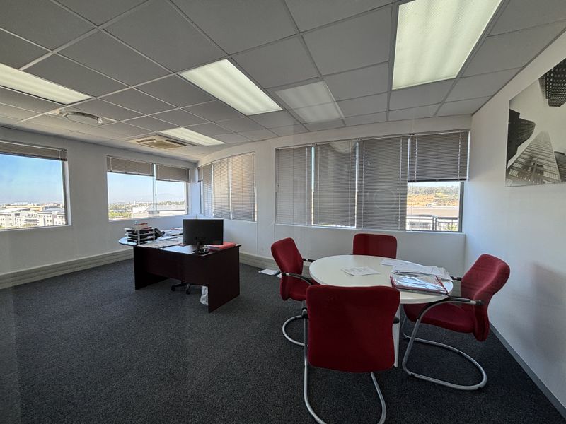 Premium 4th Floor Office with Balcony & Views in Tyger Valley - Photo 10