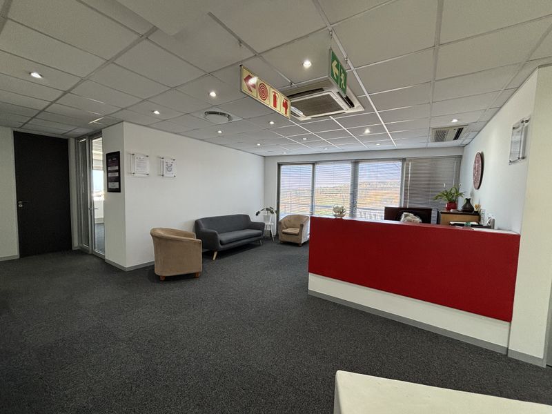 Premium 4th Floor Office with Balcony & Views in Tyger Valley - Photo 8