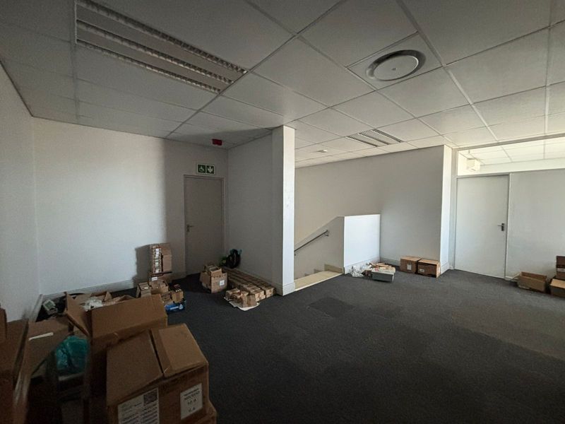 Warehouse To Let in Stikland – Secure Park Location - Photo 9